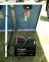 A%2bbattery%2bhooked%2bup%2bto%2ba%2bsolar%2bpanel