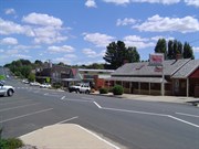 The main street through Uralla (2005)
