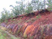 Road cutting colours in the Wet