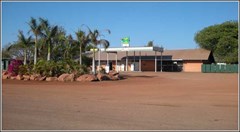 Top Springs Roadhouse & Caravan Park - Top Springs Roadhouse 