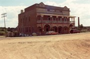 Ravenswood - Ravenswood Railway Hotel 31-12-1985 