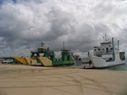 Barges and spruikers