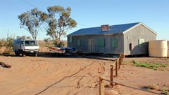 Marree - Lake Eyre Yacht Club - Ya gotta be jokin'