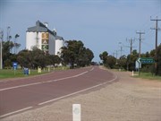 View east along Eyre Hwy