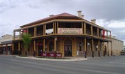 Sir Sidney Kidman Hotel