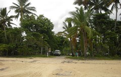 Mission Beach Camping & Caravan Park - Beach entry from the Caravan Park 