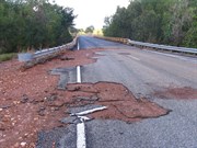 Damage at Mary River after flooding Apr 06