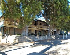 Wiseman's Inn Hotel