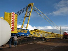 Snowtown Wind Farm - One of the construction cranes