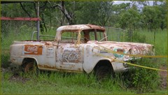 Grove Hill Hotel & Museum - Old Holden ute  