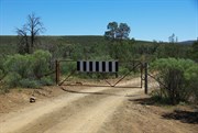 Gate