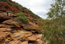 the rocky section of the walk along the river 