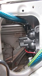 Pump in mounted position
