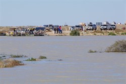 Afternoon crowds gather to see the ferry in operation