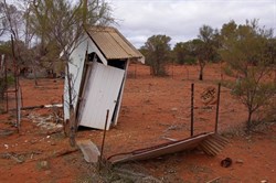 The strongest structure at Yamarna - the outside dunny