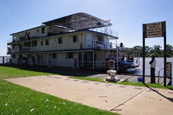 Murray River Expeditions Tourist Boat at Mannum