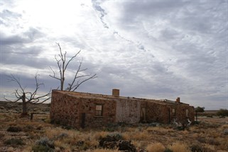 Anna Creek Siding - The uncleared building.