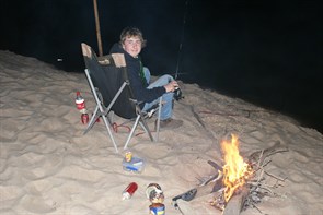 Man land - Fishing, fire, cans for dinner and a coke