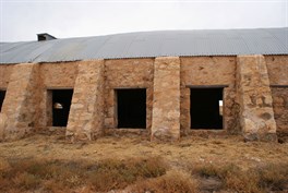Butteresses and shearing stations