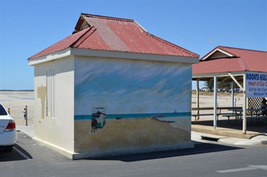 Local artwork on one of the old sheds at Moonta May - Camera: NIKON CORPORATION NIKON D7000 Taken: 26 Jan 2012