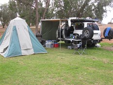 Night 1 Lake Cullulleraine caravan park 