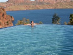 Infinity pool