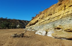 Coalseam - dry river bed and cliffs