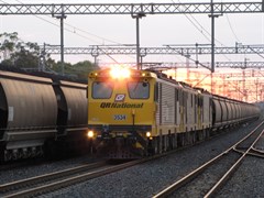 Eastbound arrival at Bluff Station