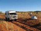 Repairing the bullbar: 2 girls holding it up